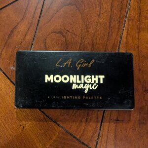 L.A. Girl Moonlight Magic Highlighting Palette - GBL426
